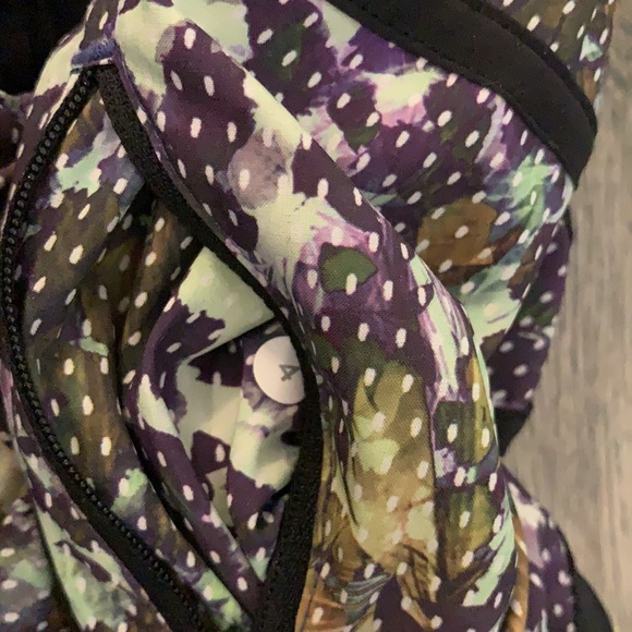 Lululemon shorts lll EUC - Picture 5 of 7